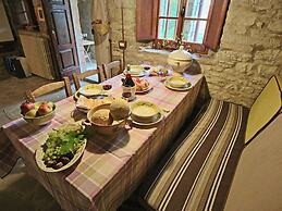 Holiday Home in Apecchio With Pool & Terrace