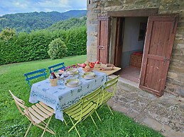 Holiday Home in Apecchio With Pool & Terrace