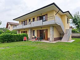 Nice Holiday Apartment near Lazise