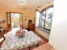 Capannori Playful Cottage
