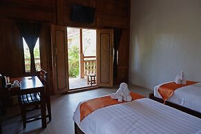 Blue Harbor Beachfront Villas & Resto