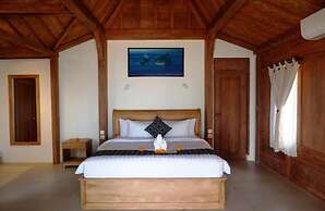 Blue Harbor Beachfront Villas & Resto