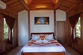 Blue Harbor Beachfront Villas & Resto