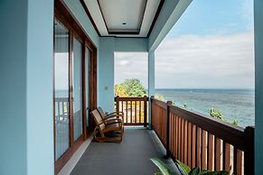 Blue Harbor Beachfront Villas & Resto