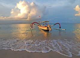 Blue Harbor Beachfront Villas & Resto