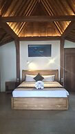 Blue Harbor Beachfront Villas & Resto