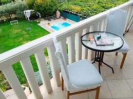 Cozy Villa in Ploce With Shared Pool