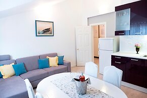 Cozy Villa in Ploce With Shared Pool