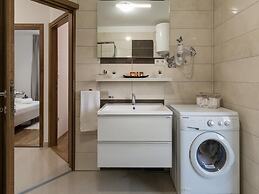 Spacious Holiday Home With Swimming Pool
