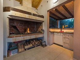 Spacious Holiday Home With Swimming Pool