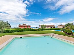 Apartment in Lazise With Lake View & Pool