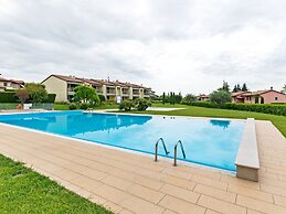 Apartment in Lazise With Lake View & Pool
