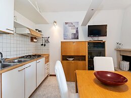 Apartment in Lazise With Lake View & Pool