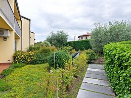 Apartment in Lazise With Lake View & Pool