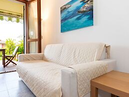 Apartment in Lazise With Lake View & Pool