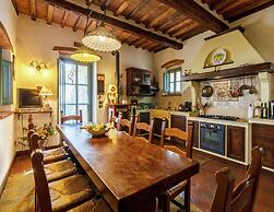 Luxury Pool Villa in Cortona