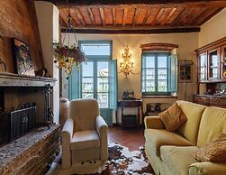 Luxury Pool Villa in Cortona