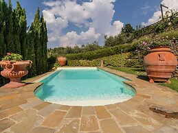 Luxury Pool Villa in Cortona
