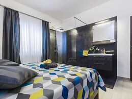 Exquisite Villa with Private Hot Tub in Grebaštica