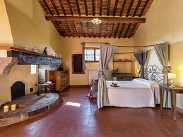 Spacious Cortona Villa