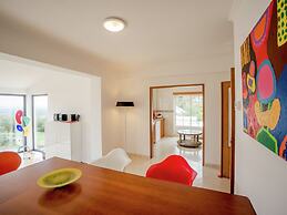 Oceanview Cliff Retreat