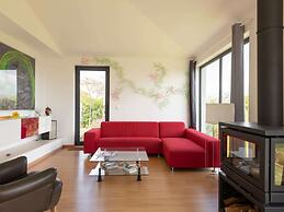 Oceanview Cliff Retreat