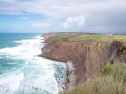 Oceanview Cliff Retreat
