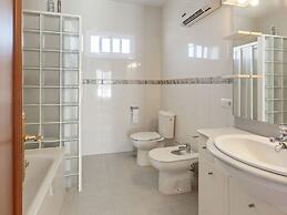 Detached Villa With a Large Private Swimming Pool