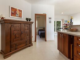 Detached Villa With a Large Private Swimming Pool