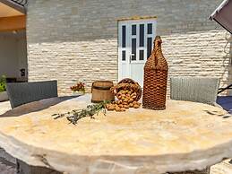 Holiday Home in Lisicic With Pool