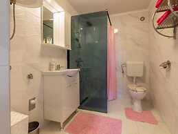 Holiday Home in Lisicic With Pool