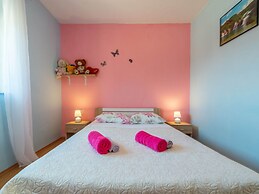 Holiday Home in Lisicic With Pool