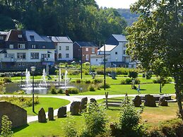 La Roche Riverside Mansion