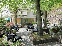 La Roche Riverside Mansion