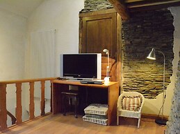 Champlon Villa Near Forest