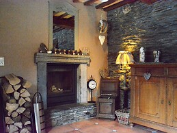 Champlon Villa Near Forest