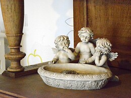 Champlon Villa Near Forest
