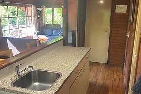 Ortho Hideaway With Garden