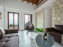 Villa in Arkadi With Pool Near the Sea