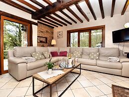 Durbuy Forest Villa With Pool