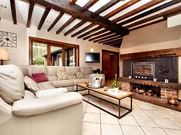 Durbuy Forest Villa With Pool