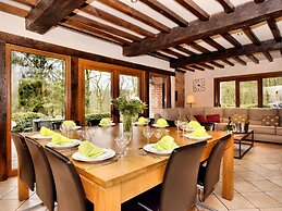 Durbuy Forest Villa With Pool