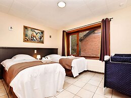 Durbuy Forest Villa With Pool