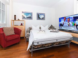 Comforts Near Seaside Charm