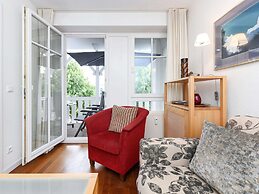 Comforts Near Seaside Charm