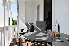 Comforts Near Seaside Charm