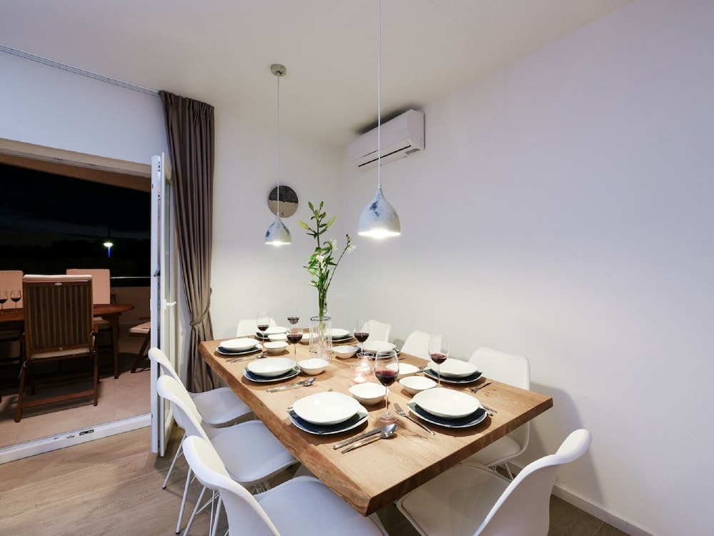 Villa in Nin With Stunning Sea Views