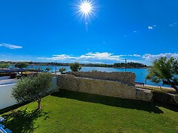 Villa in Nin With Stunning Sea Views