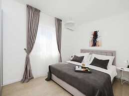 Villa in Nin With Stunning Sea Views