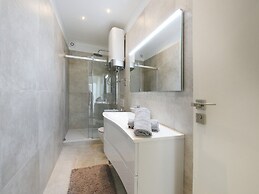 Villa in Nin With Stunning Sea Views